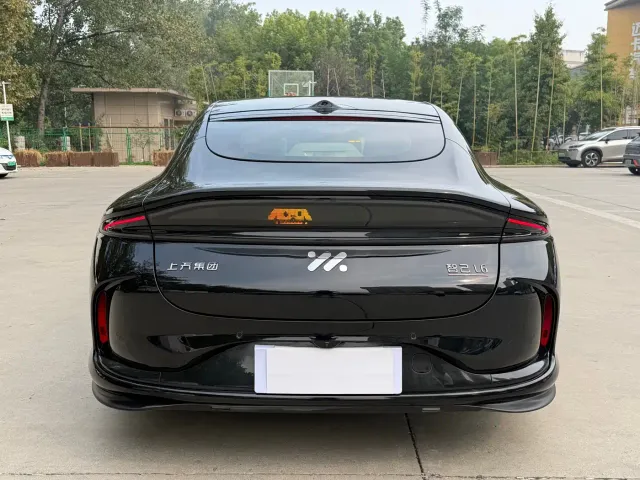 IM Motors L6 — Фото автомобиля 20