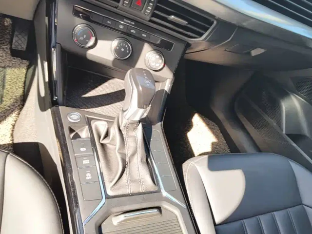 Volkswagen Passat — Фото автомобиля 13