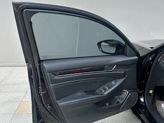 Honda Accord — Фото автомобиля 12