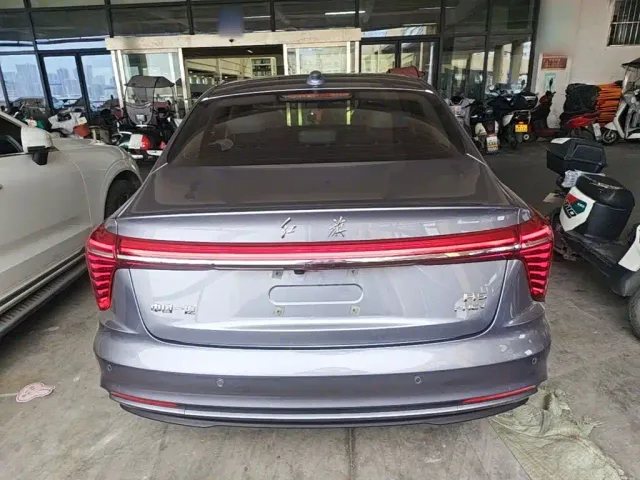 Hongqi H5 PHEV — Фото автомобиля 5