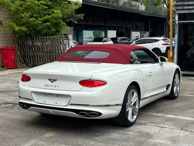 Bentley Continental — Фото автомобиля 4