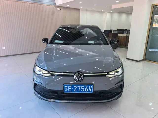 Volkswagen Golf — Фото автомобиля 2