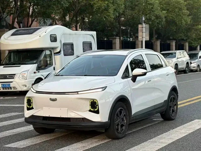 Фотография автомобиля — Geely Geometry E Firefly