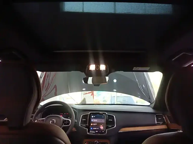 Volvo XC90 — Фото автомобиля 17