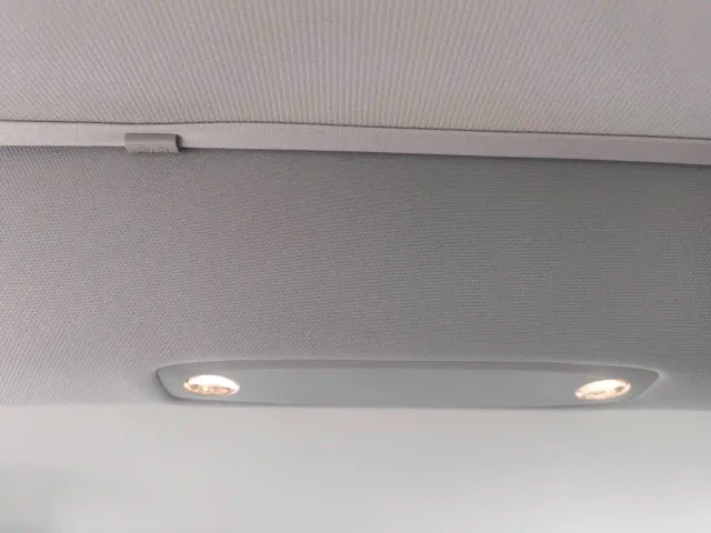 Tesla Model 3 — Фото автомобиля 10