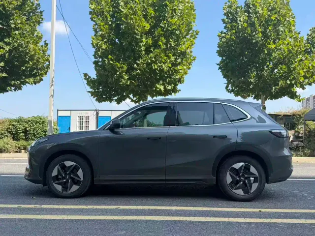 Geely Galaxy E5 — Фото автомобиля 8