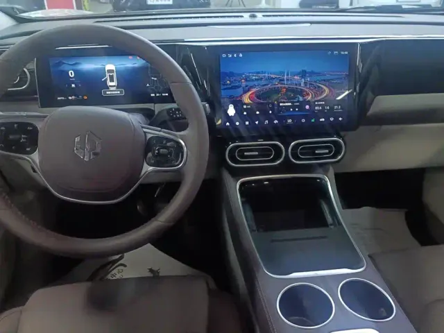 Leapmotor C11 — Фото автомобиля 12