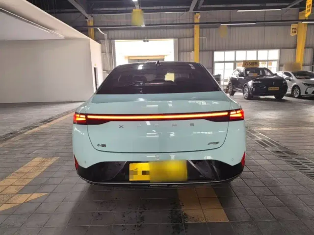 Xpeng P5 — Фото автомобиля 5