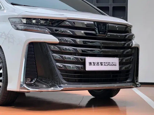 Toyota Vellfire — Фото автомобиля 3