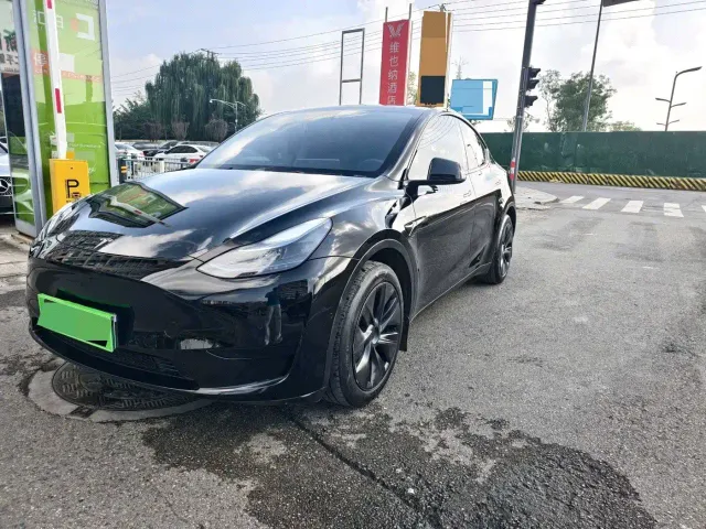Фотография автомобиля — Tesla Model Y
