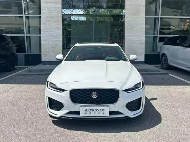 Jaguar XEL — Фото автомобиля 8