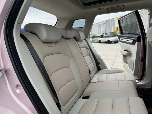 Geely ICON — Фото автомобиля 23