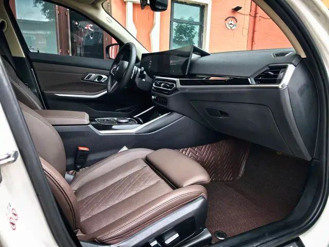 BMW 3 Series — Фото автомобиля 16