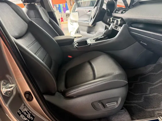 Toyota RAV4 — Фото автомобиля 9
