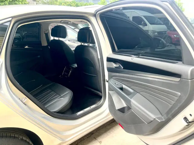 Volkswagen Passat — Фото автомобиля 18