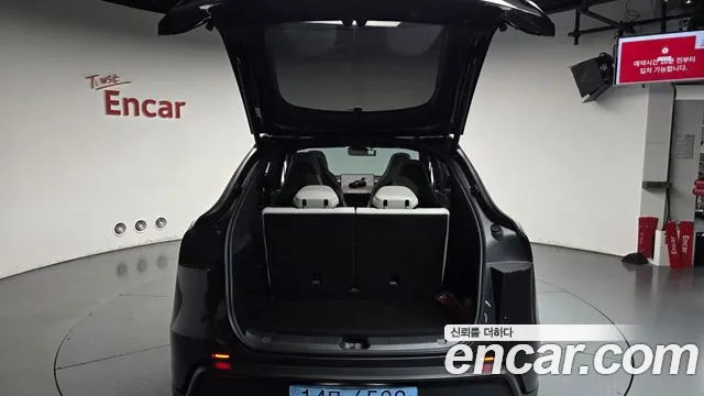 Tesla Model Y — Фото автомобиля 26