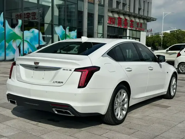 Cadillac CT5 — Фото автомобиля 9