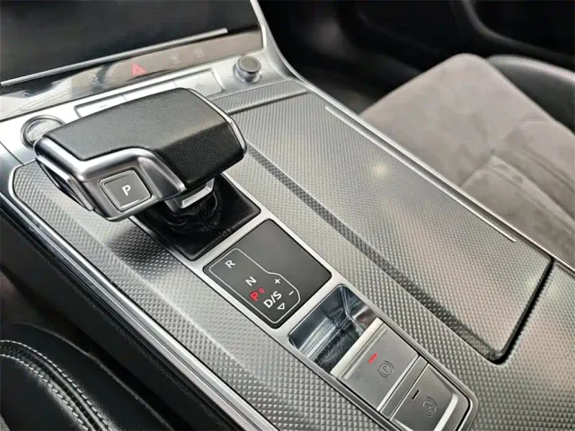 Audi A6L — Фото автомобиля 13