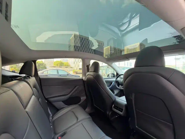 Tesla Model Y — Фото автомобиля 15