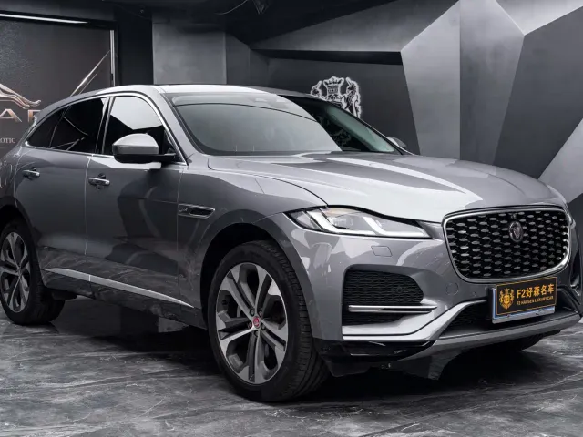 Jaguar F-Pace — Фото автомобиля 3