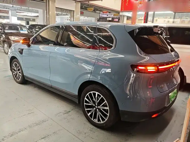 Leapmotor B10 — Фото автомобиля 4