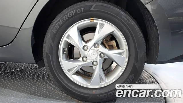 Hyundai AVANTE — Фото автомобиля 6
