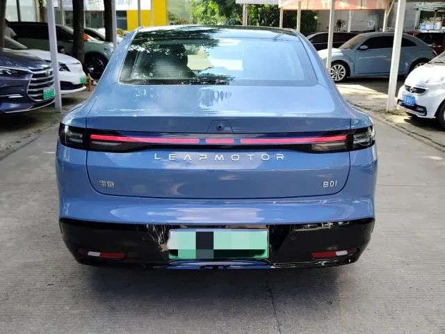Leapmotor B01 — Фото автомобиля 14