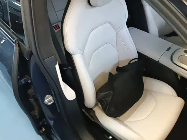 Xiaomi SU7 — Фото автомобиля 24