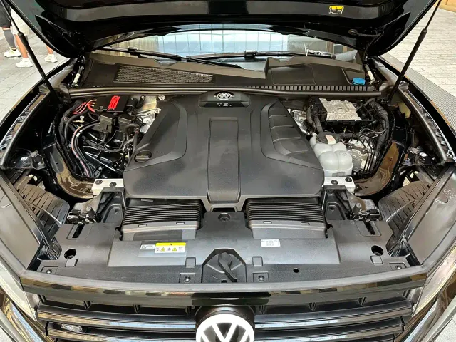 Volkswagen Touareg — Фото автомобиля 12