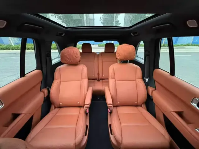 Li Auto L8 — Фото автомобиля 6