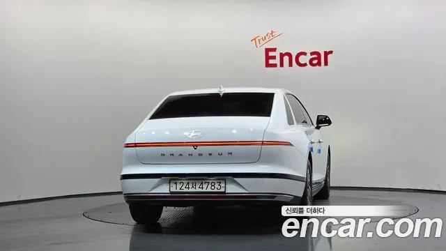 Hyundai Grandeur — Фото автомобиля 3
