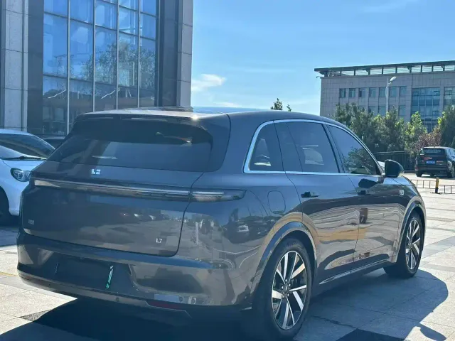 Li Auto L7 — Фото автомобиля 6