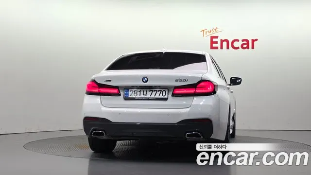 BMW 5-Series 5 серия (G30) 530i xDrive M Sport — Фото автомобиля 4