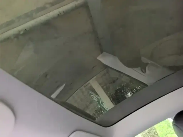 Tesla Model Y — Фото автомобиля 17