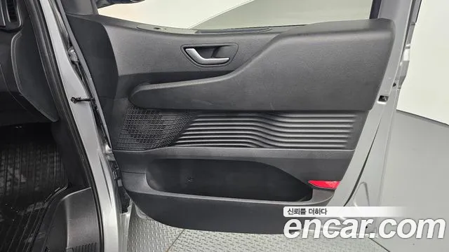 Hyundai Staria — Фото автомобиля 13