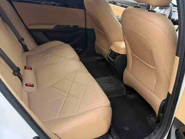 Geely Galaxy L6 — Фото автомобиля 10