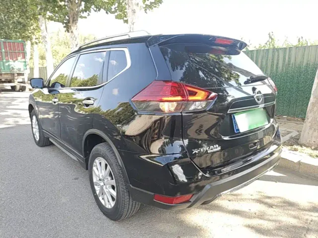 Nissan X-Trail — Фото автомобиля 4
