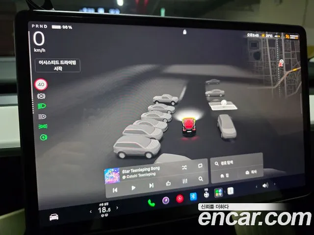Tesla Model Y — Фото автомобиля 12