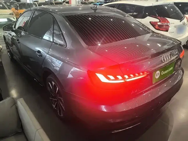Audi A4L — Фото автомобиля 4