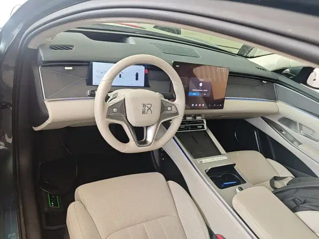 BYD Han L — Фото автомобиля 9