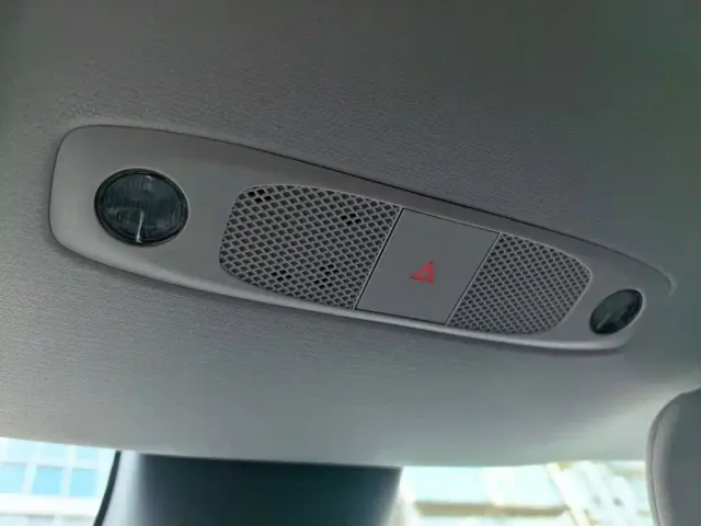 Tesla Model Y — Фото автомобиля 6