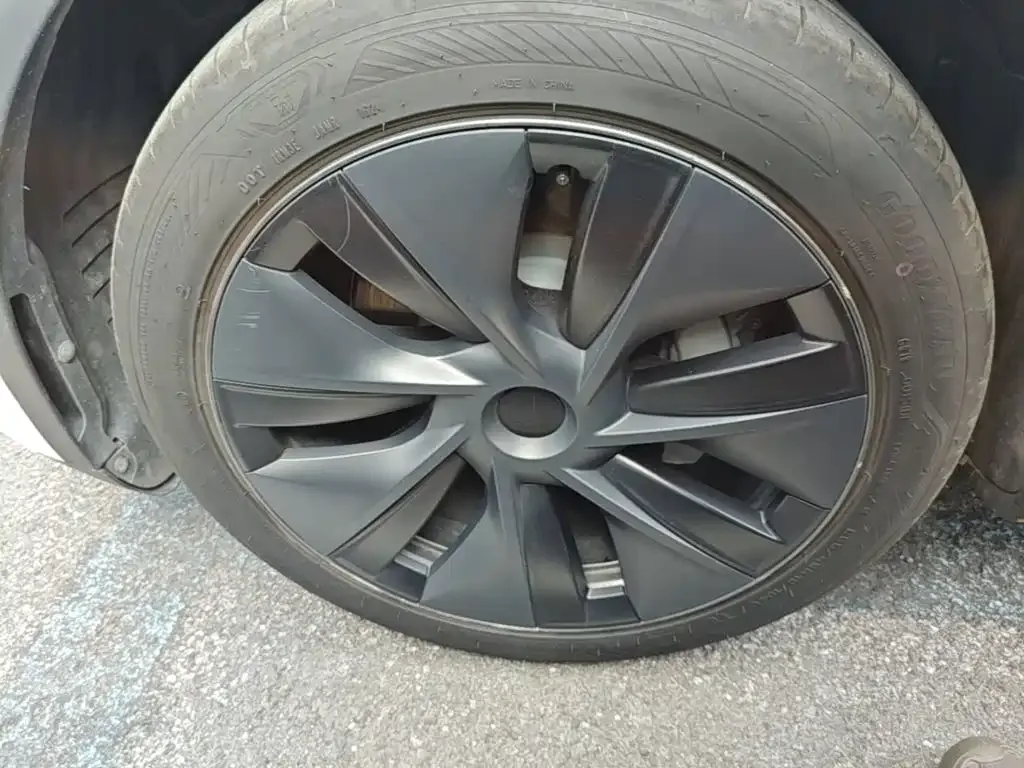 Tesla Model Y 2024 Rear-Wheel Drive Version — Фото автомобиля 22