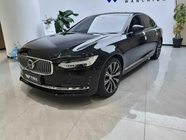 Фотография автомобиля — Volvo S90