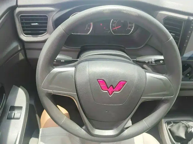 Wuling Hongguang V — Фото автомобиля 10
