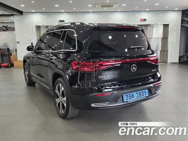 Mercedes-Benz EQB — Фото автомобиля 7