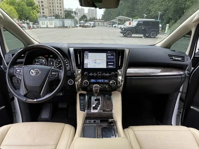 Toyota Vellfire — Фото автомобиля 11