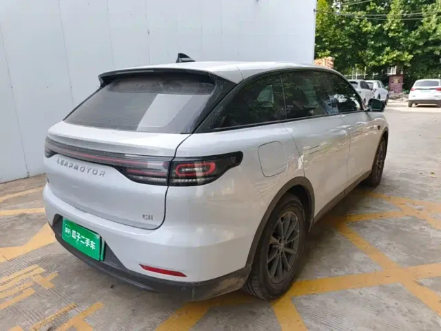 Leapmotor C11 — Фото автомобиля 6