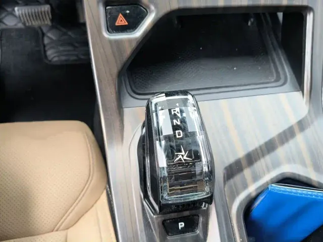 Geely Boyue L — Фото автомобиля 6