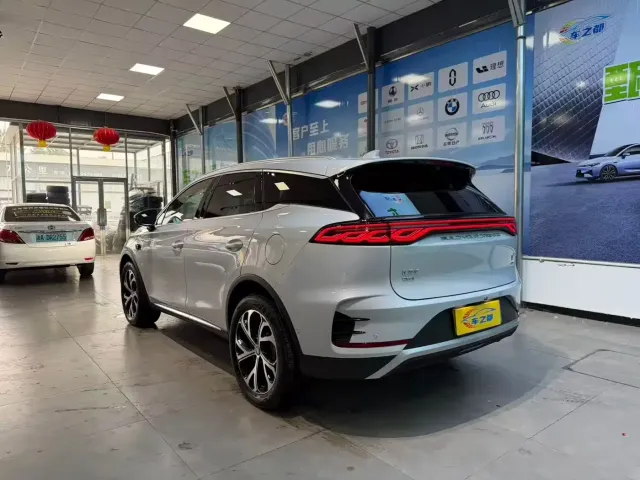 BYD Tang — Фото автомобиля 7