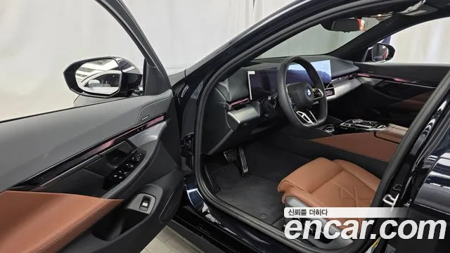 BMW 5 Series — Фото автомобиля 15